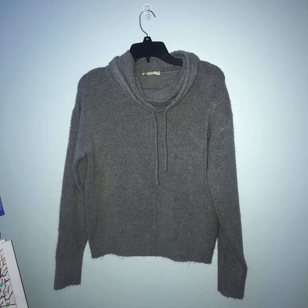 Loose Turtleneck Sweater.